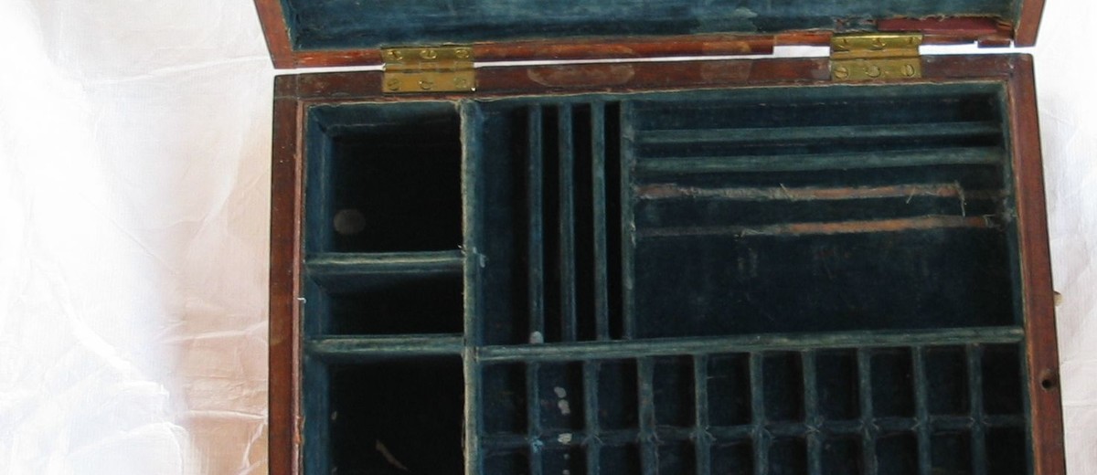 Image: interior of paint box