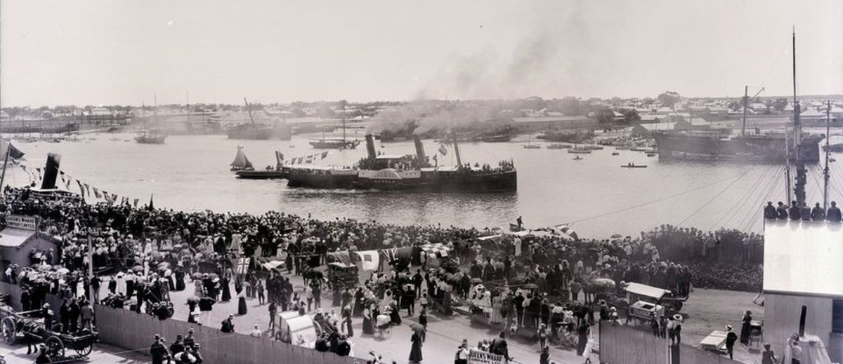 Image: Crowds of people at wharf where steam ship is docked