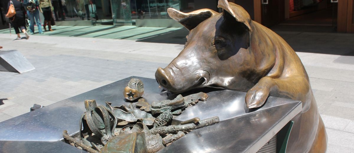 Oliver, bronze pig from A Day Out by Marguerite Derricourt, Rundle Mall, Adelaide