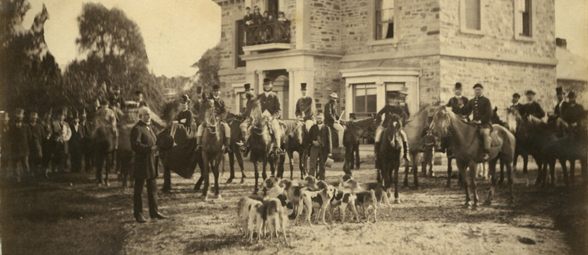 Image: gentry riders posing with their hounds