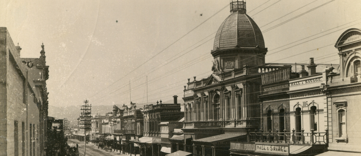 Image: street with domed shopping arcade