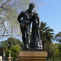Image: Bronze statue of unclothed man