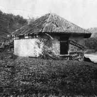Image: Dilapidated toll house building