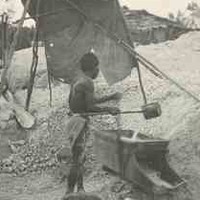 Image: Chinese gold prospector