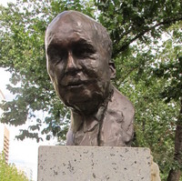 Image: Bust of Sir Lawrence Bragg