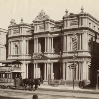 Image: Horse tram in front of fancy bank building