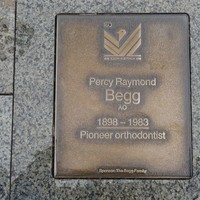 Image: Percy Raymond Begg Plaque