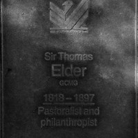 Plaque in wall with writing about Sir Thomas Elder