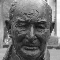 Sir Mellis Napier bust, 2013