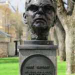 Image: Bust of Sir Mark Oliphant