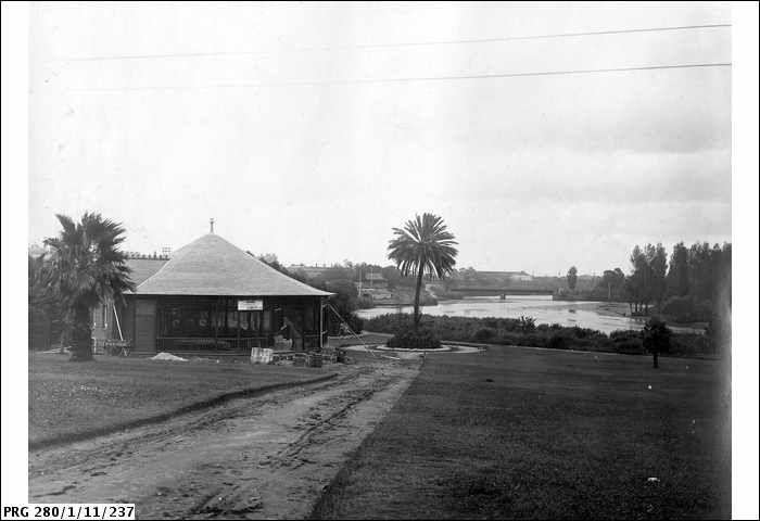 The Sir Edwin Smith Kiosk opens