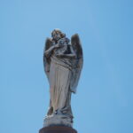 Image: Statue of an angel holding a harp