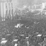 Image: crowds in front of Parliament House