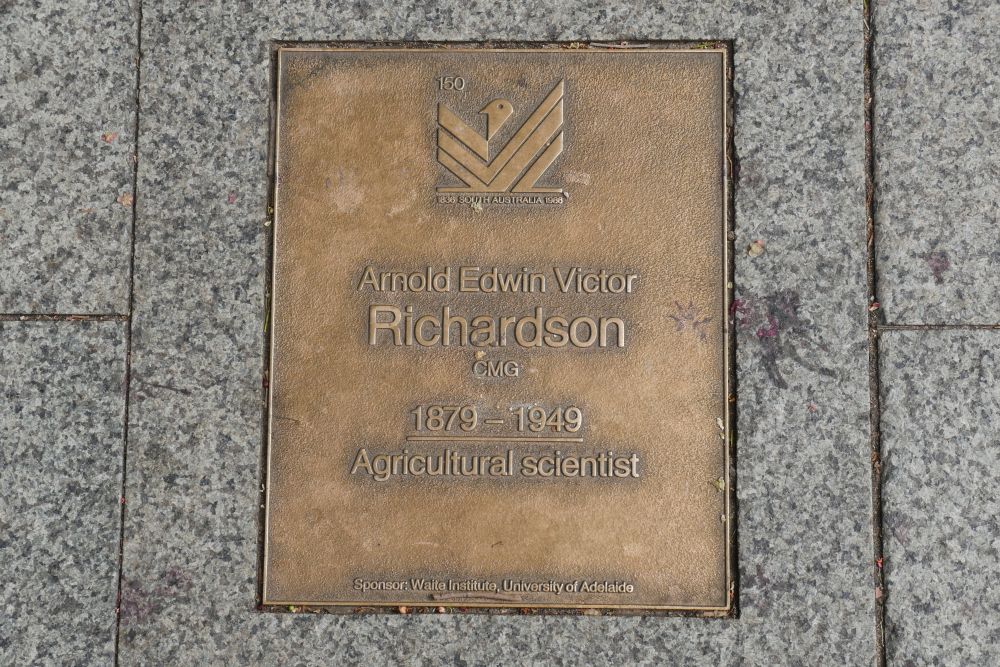 J150 Plaque, Arnold Edwin Victor Richardson